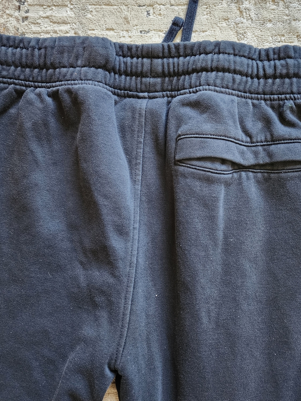 Gymshark Crest Jogger Sweatpants Black Size Small Slimfit Athletic Unisex - Picture 4 of 10